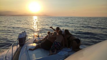 crete cruises with motor boat